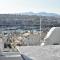 Modern Apartment with Stunning Piraeus Views - Pireo