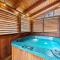 Luxe Modern Nest- Hot Tub- Pool Table- Mtn Views - Pigeon Forge