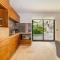 2 BR with Direct Walk-out to Pool, Sauna, and Gym - تولوم