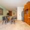 2 BR with Direct Walk-out to Pool, Sauna, and Gym - تولوم
