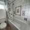 Hop Loft-Barn Conversion, with access to Pool & Hot Tub-at Fox Valley Cottages - Looe