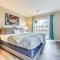 Near Golf and Table Rock Lake Condo with Pool Access - Брэнсон
