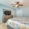 Beach House Condominiums C602 - Beachfront with Pool, WiFi, & Beach Service - ديستين