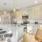 6 Mi to Navarre Beach Home with Large Covered Porch - نافار