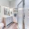 Modern Mtn Home with Sports Court, Near Alto Lake!