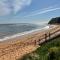 Executive 1 bed opposite Long Reef Golf Course