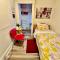 Tiny Private Room at the Upper Level of a Big House with Shared Bathroom - سياتل