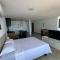 Apartamento Pé na Areia - Ótima Localização - Conforto à beira-mar - 伊列乌斯