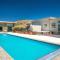 Entire Poolside Accommodation - Blenheim