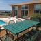 Entire Poolside Accommodation - Blenheim