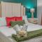 Groovy, New & Modern! Tv in each room