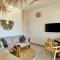 Beachfront Apartments with Private Pool - 吉汶瓦