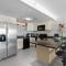 Beachfront - Eagle Beach - Sapphire 2BR condo E322
