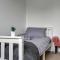 Didcot- Private Flat with Garden & Parking 03