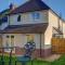 Didcot- Private Flat with Garden & Parking 04