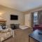 Colonial Crest Condo Unit #113 condo - 鸽子谷