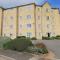 1 bed apartment next to train station - Mirfield
