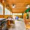 Quiet Abode with Gas Grill about 5 Miles to Broken Bow! - Broken Bow