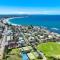Executive 1 bed opposite Long Reef Golf Course