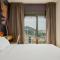 TERRA Modern Designer Apartment just 4 Minutes from the Beach