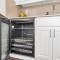 LAKE VILLA 6bd, all un-suite, pool, spa, grill - 基西米