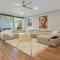 Thane Retreat - Cosy Ambience, Modern Entertaining