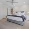 Thane Retreat - Cosy Ambience, Modern Entertaining