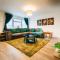 Three Bedroom House by Brookland Stays Serviced Accommodation Short Lets Harlington with Free WiFi - Хармондсворт