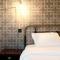 SKY21 LUX Stay with Pool, Gym, Spa & City Views - Lucemburk