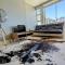 Modern Studio with Balcony in Prime Sea Point - Kapstadt