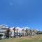Modern Studio with Balcony in Prime Sea Point - Kapstadt