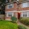 High Trees Place - 2 Bed Ground Floor Flat with free Parking - Whetstone