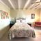 Paradera Palms Apt 1