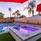 Spacious Yard, Sparkling Pool & Spa, Firepit, 9beds! - إنديو