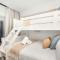 City Chic, Elegant 2BR apt
