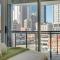 City Lights 2BR I Parking I King Bed I Workspace - دالاس