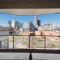 Metro Sky 2BR I Parking I King Bed I Workspace - دالاس