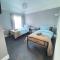 Shirley House 6, Guest House, Self Catering, Self Check in with smart locks, use of Fully Equipped Kitchen, close to City Centre, Ideal for Longer Stays, Excellent Transport Links - 南安普敦
