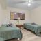 Bayfront 2BR w/ Bay View & Balcony - فورت مايرز بيتش