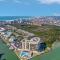 Bayfront 2BR w/ Bay View & Balcony - فورت مايرز بيتش
