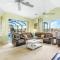 Spacious gulf-access heated-pool home with spa & boat lift - Villa Ashlyn - Cape Coral