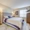 2 Mi to Beaches Condo with Patio in Port Hueneme! - ميناء هوينيميه