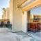 2 Mi to Beaches Condo with Patio in Port Hueneme! - ميناء هوينيميه