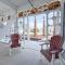 1004 Queen Pet Friendly Suite, 1st Floor Oasis