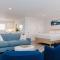 2002 Queen Suite, 2nd Floor Surfside