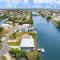 Newly Remodeled Gulf Canal Home With Floating Dock and Kayaks - Hernando Beach