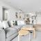 Central Kings Beach 2 BR APT w Pool and Spa access