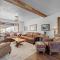 Scotts Landing - close to town - large driveway - deck - fireplace - Cascade