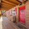 Scotts Landing - close to town - large driveway - deck - fireplace - Cascade
