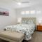 Ground floor air conditioned, fabulous waterviews overlooking Pumicestone Passage